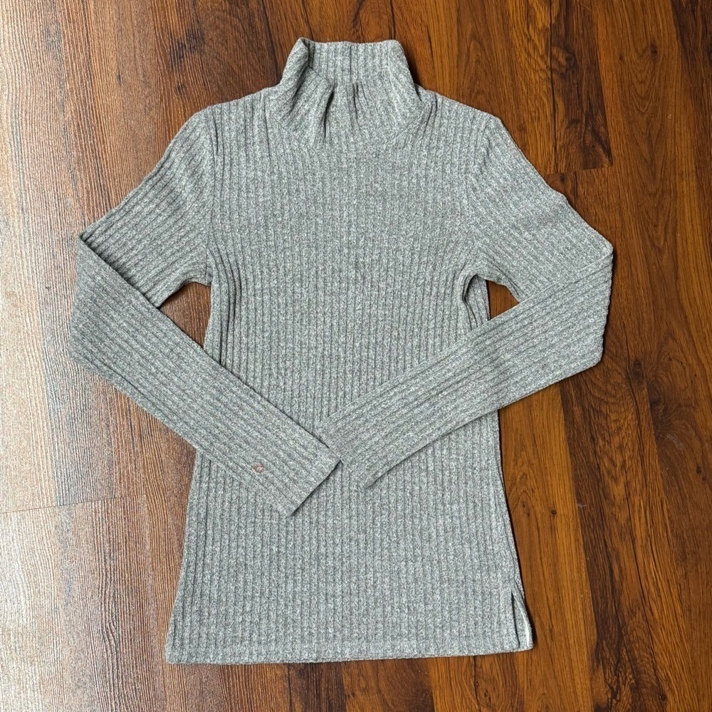 Wilfred Free Grey Ribbed Turtleneck Sweater Medium